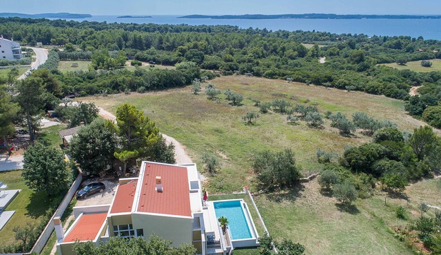 Villa with swimming pool, spectacular sea view, 500 m from the sea, TOP LOCATION, WiFi, grill