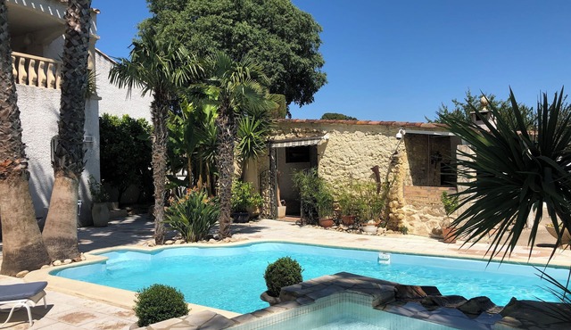 Villa with terrific mediterranean garden located next to beaches and mountains