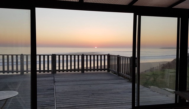 Villa with veranda on the sea front with exceptional views