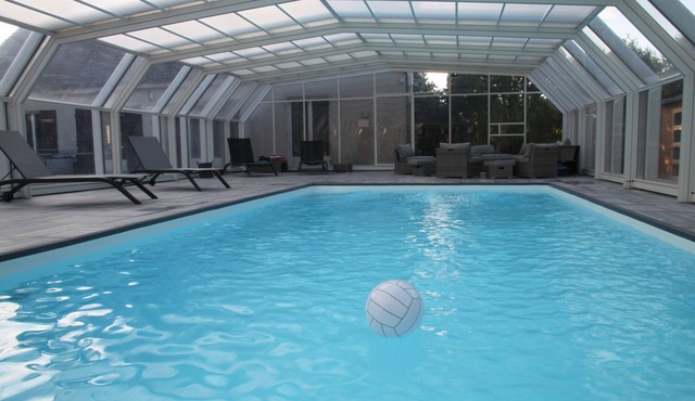 Villa with year-round heated indoor pool