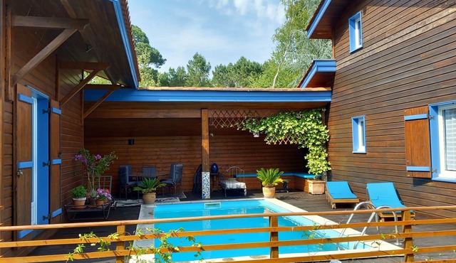 Villa wood swimming pool and quiet 10km beach 5km lakes