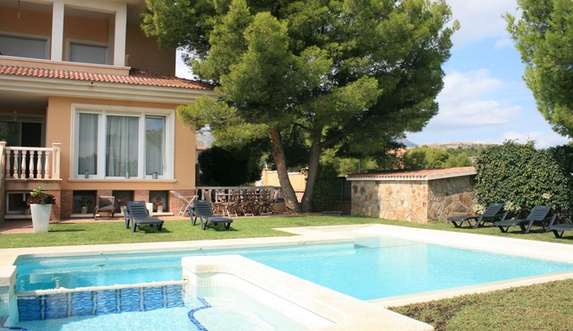 VILLA XIRIVELLA, Large Mediterranean Villa in Alfaz del Pi, Costa Blanca Alican