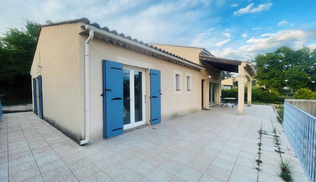 Villa "ylang" Entourée par la Garrigue et Champs de Lavande