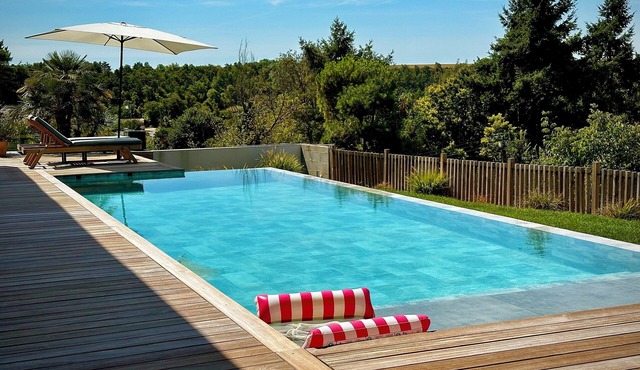 Villa YUKA with infinity pool, countryside view - EVJF - 10min Futuroscope