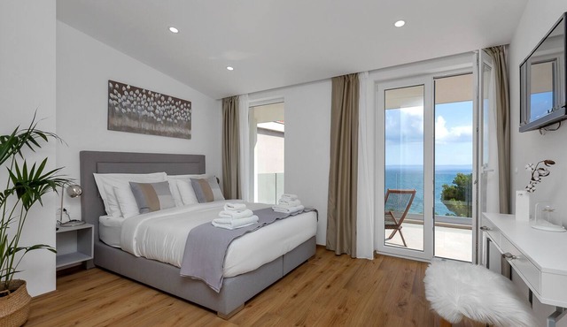 Villa Zagradina - villa with seaview and heated pool close to the beach