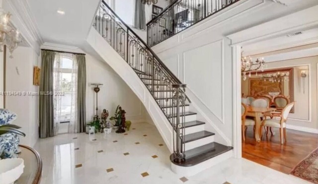 Villa Zehavi, an Italian masterpiece on the direct intercoastal