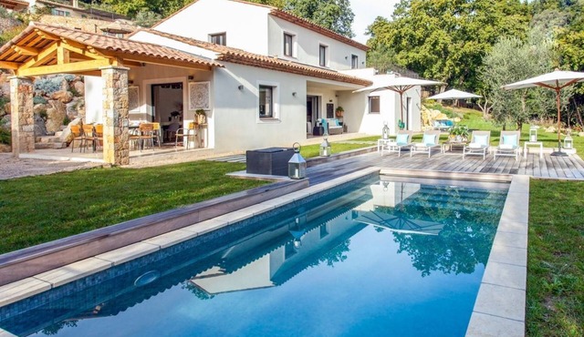 Villa Zen - Four Bedroom Villa, Sleeps 8