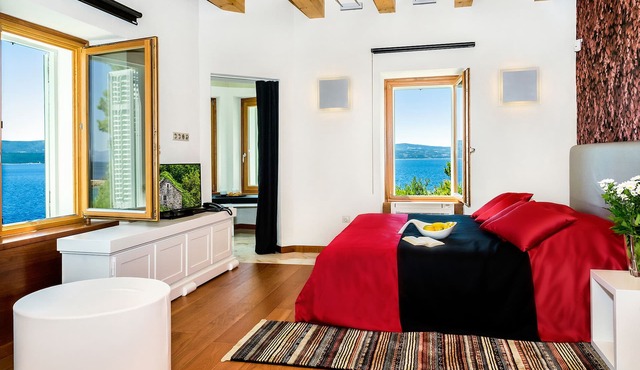Villa Zetna - Reborn historical beauty on the seashore