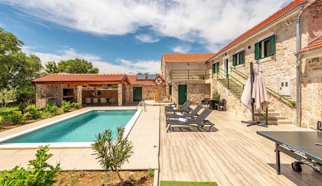 Villa Zvonimir ZadarVillas