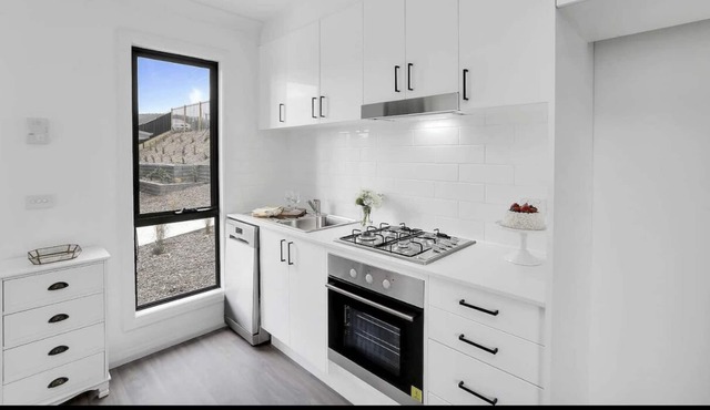 VILLA10, Brand new , great location, CLEAN and security Family friendly