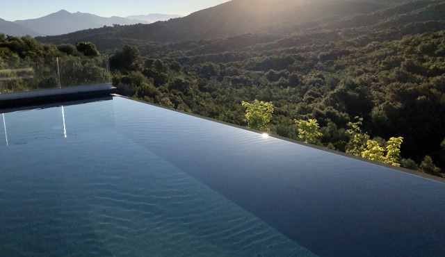 Villa4* exceptional view, 5bed 4bath, private heated pool, billiards.