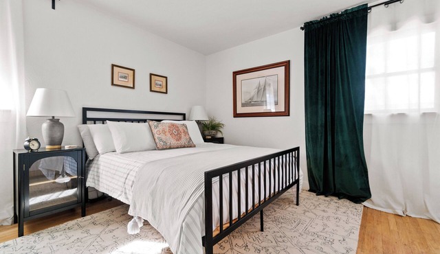 Villa75: Perfect Midtown Location w/Cozy Fire Pit