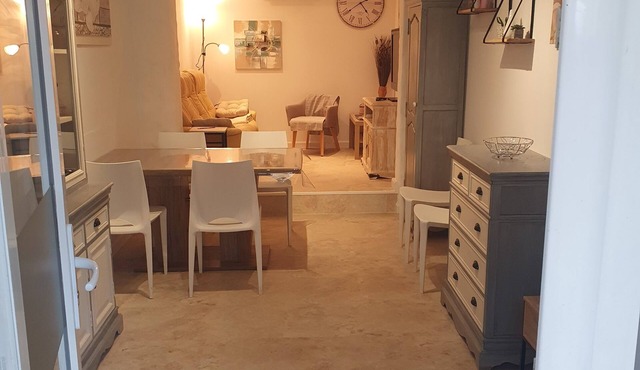 Village apartment on ground floor Private parking Bike room Via Venaissia Shops