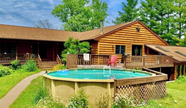 Village Creek Lodge 7 BR Cabin w/Hot Tub & Pool