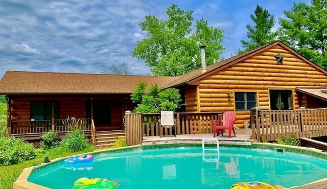 Village Creek Lodge 7bedroom Cabin with Pool, Fishing Pond & Hot Tub Jacuzzi