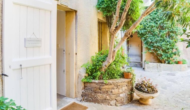 Village de Bormes les Mimosas by Interhome