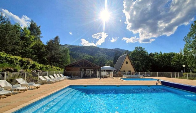 Village de chalets et camping La Pierre de l'Aigle