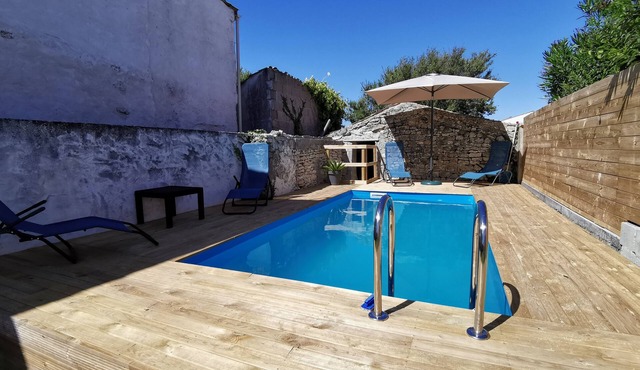 Village house with swimming pool 5x3