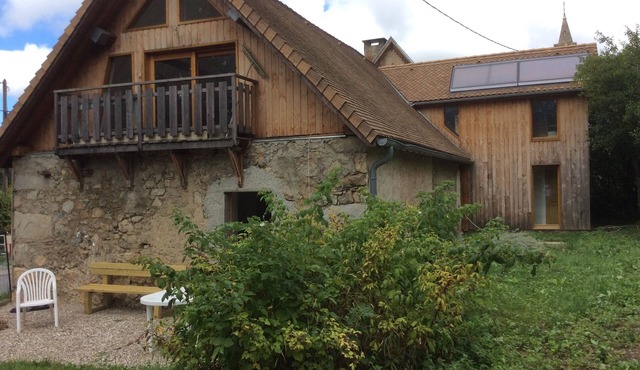 Village house at the foot of the Obiou massif (Trieves) with garden, sleeps 6