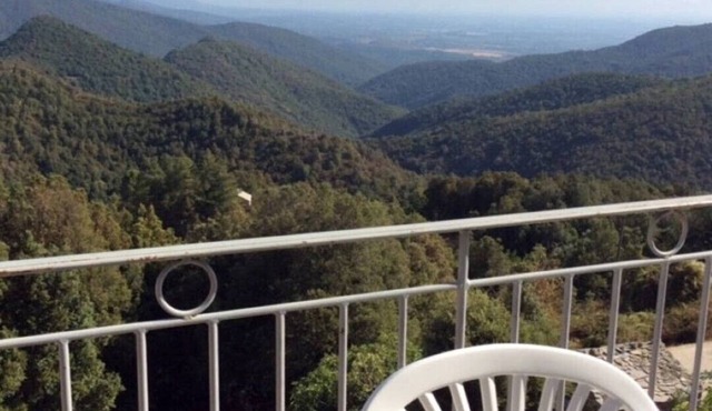 Village house between sea and mountain