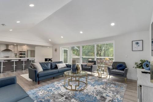 Village Homes: Elegant Serene Retreat