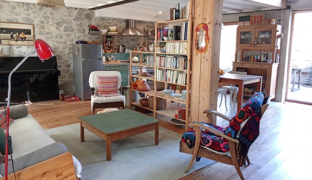 Village house 1 km from the lake, 100 m from the shuttle to Les Orres.