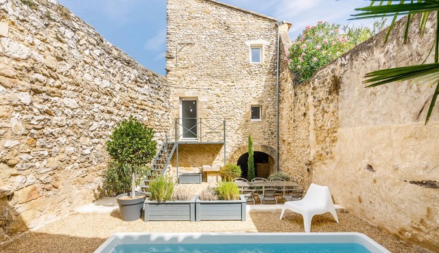 Village house 17th with swimming pool, Luberon Provence TARIFS CASSES SEPT. OCT.