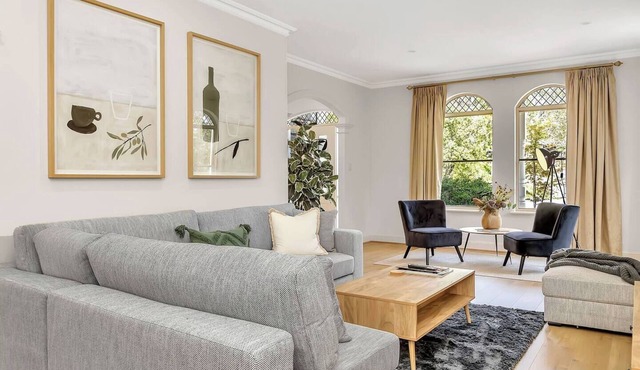 Village House A Stylish Stay in the Adelaide Hills