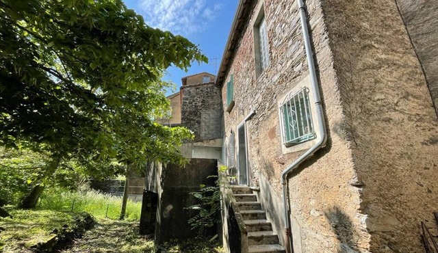 Village house and meadow in South Aveyron near river and lake