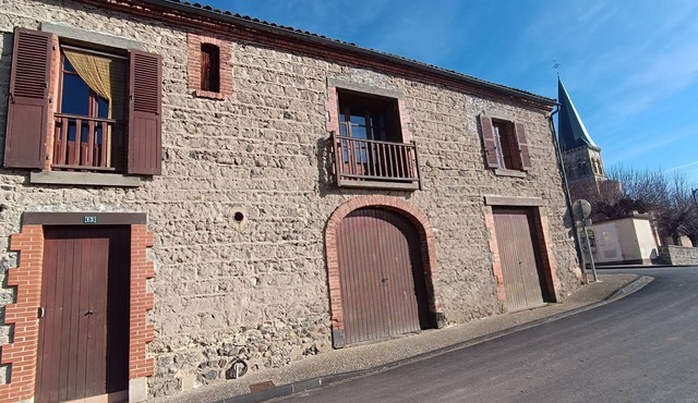 Village house at the crossroads 5mn ISSOIRE