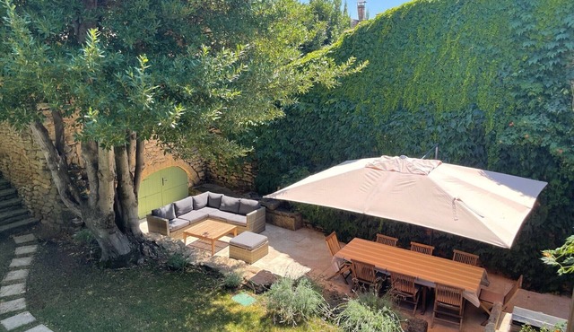 Village house with character - Pool and lawn. AC