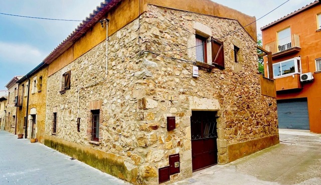 Village house in Palamós