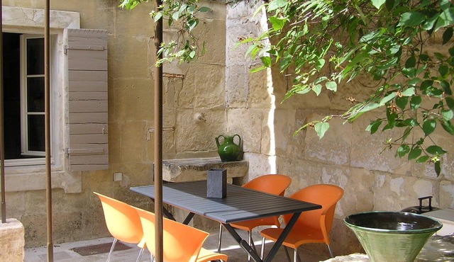 Village house in Provence for 2 to 4 people at the foot of the Alpilles mountains