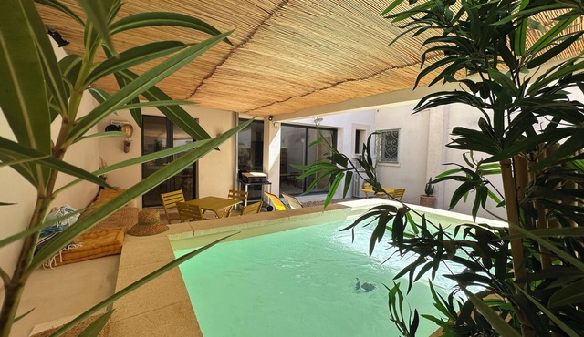 Village house in Provence with swimming pool and private terrace