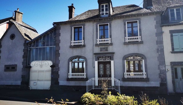 Village house in the heart of the village, close to all amenities