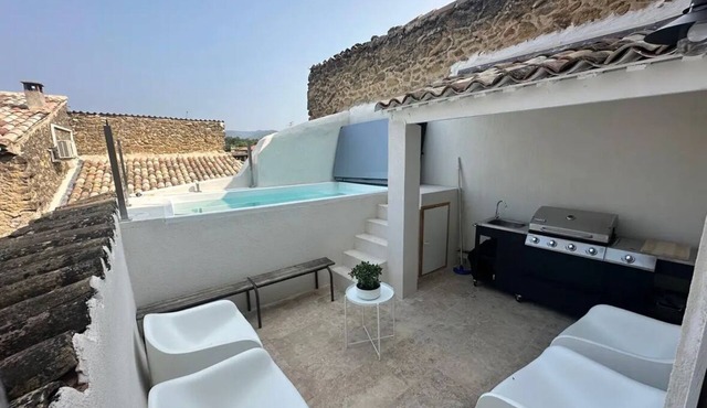 Village house in the heart of the Luberon