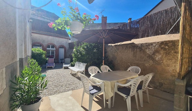 Village House Near Zoo de Beauval & Loire Castles, with Courtyard, Air-Con, and Private Parking