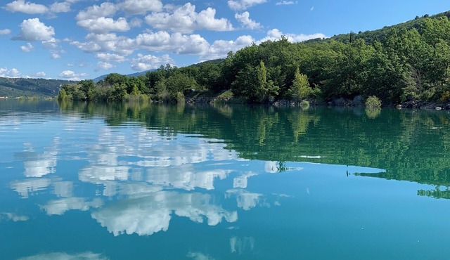 Village house on the shores of Lake Sainte Croix-Gorge du Verdon