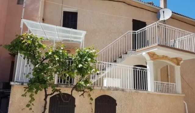 Village house rental for 7 people - Omessa