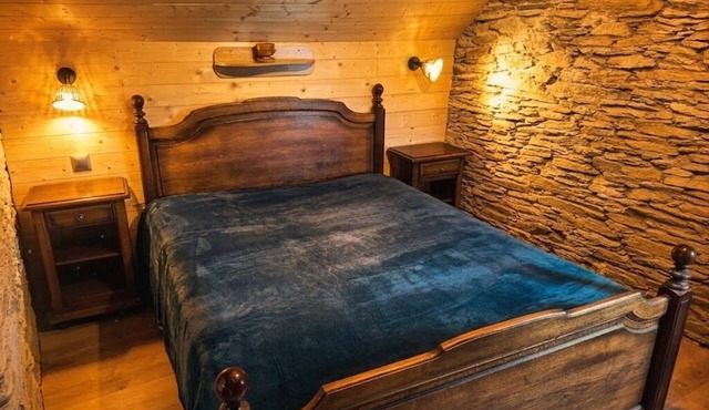 Village house, sleeps 6, quiet location