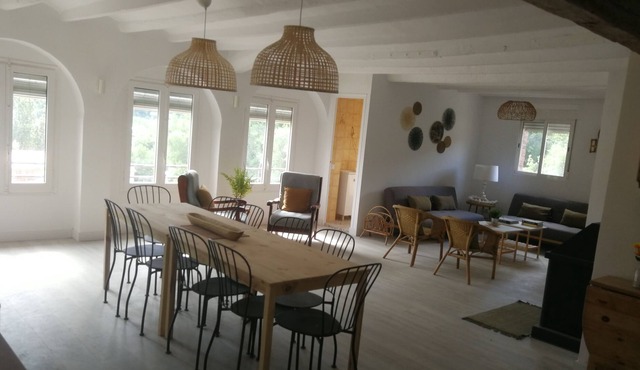 Village house with fireplace in the heart of Berguedà.