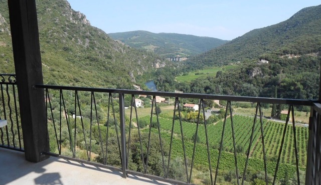 VILLAGE HOUSE WITH BEAUTIFUL VIEW OF THE VALLEY, HIKING TRAIL, GORGE