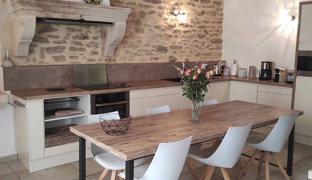 Village house with garden and private pool in RICHERENCHES