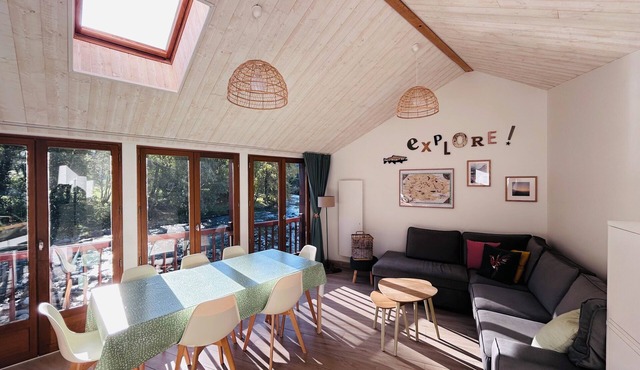 Village house with breathtaking river views, 20 minutes from the slopes!