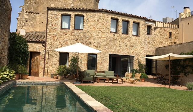 Village house with garden and pool. Costa Brava