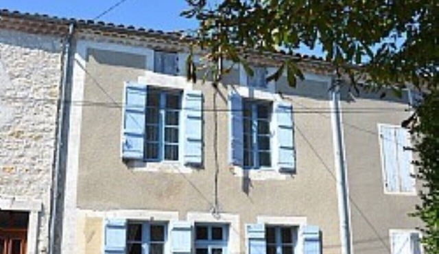 Village House with garden and private pool in a charming Bastide Village