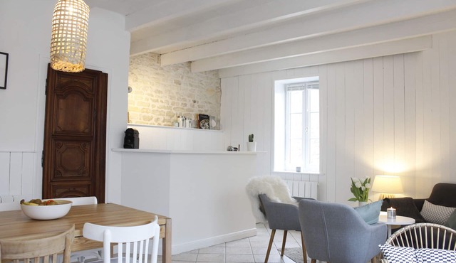 Village house with outdoor spaces including terrace with sea view-Parking (*)