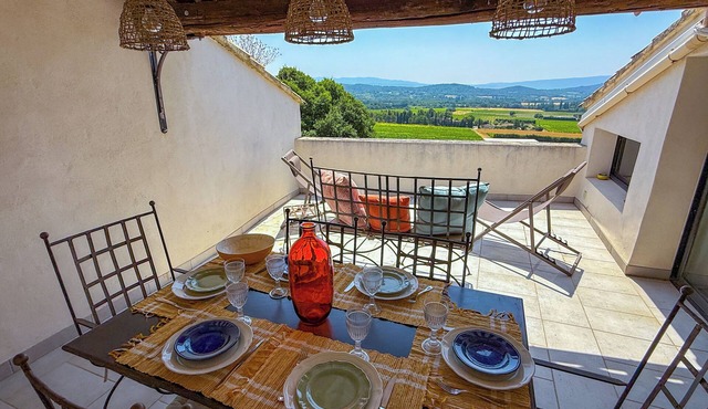 Village house with panoramic view near Gordes