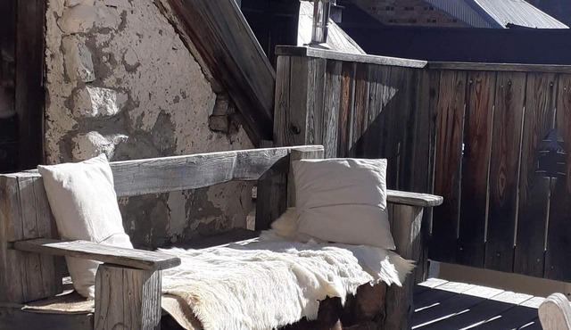 Village house with south-facing terrace for 6 people ideal for families