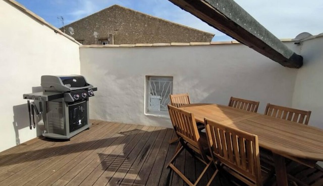 Village house with tropezian terrace close to beaches